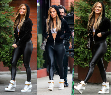 Top 5 Reasons Every Wardrobe Needs Black Leggings