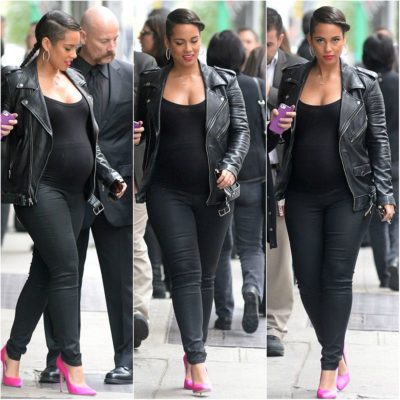 Heavily Pregnant Alicia Keys In Skinny Jeans, Leather Jacket And Hot Pink Heels