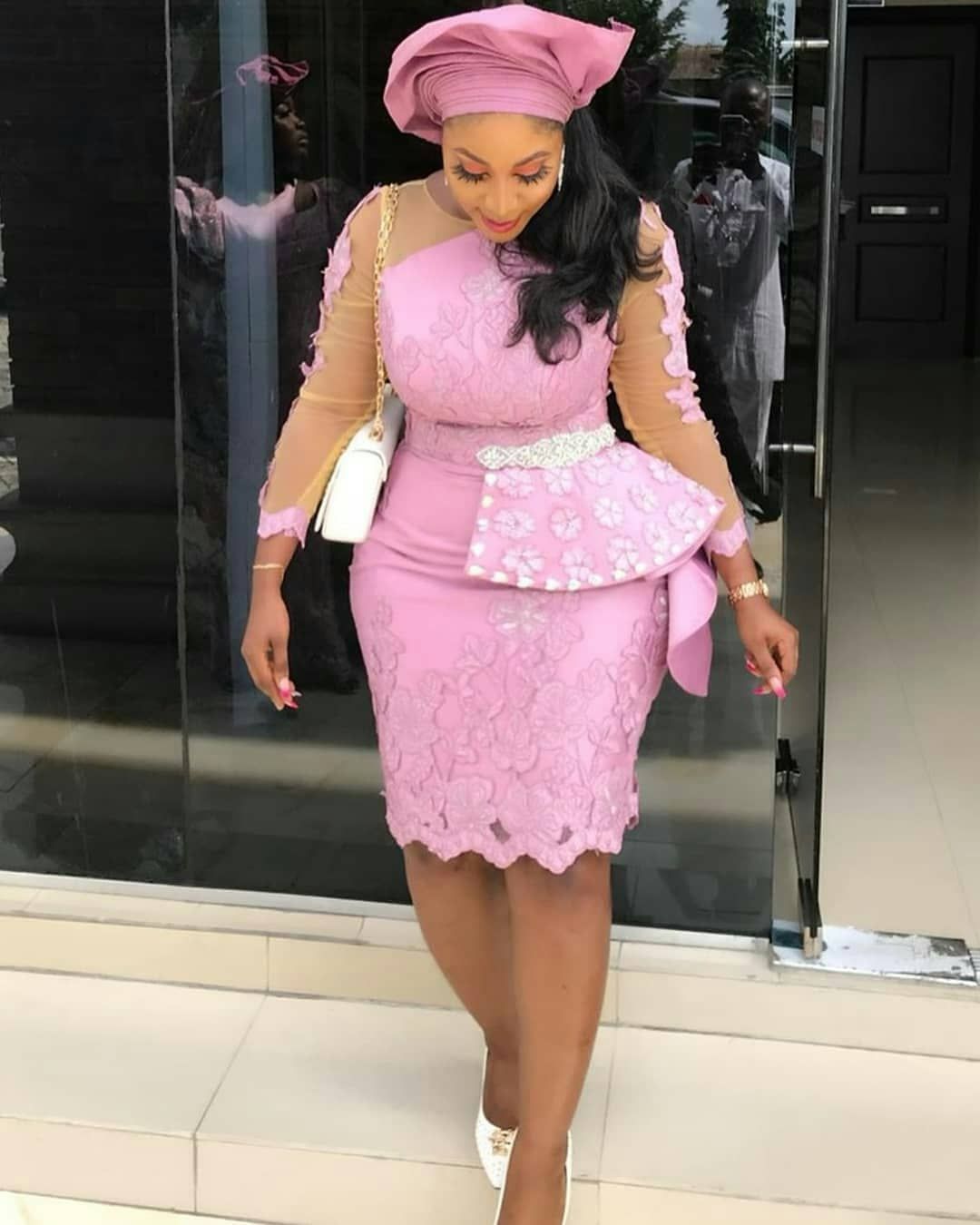 Nigerian Asoebi Styles To Add To Your Wardrobe