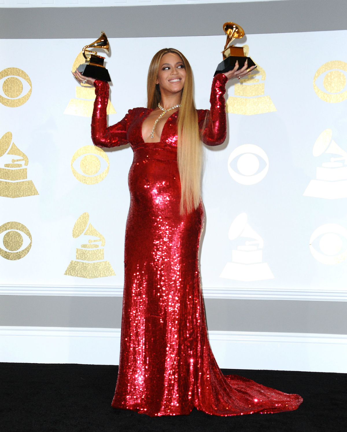 Maternity Red Carpet: Check Out Beyonce's Glittery Outfit To Grammys 2017