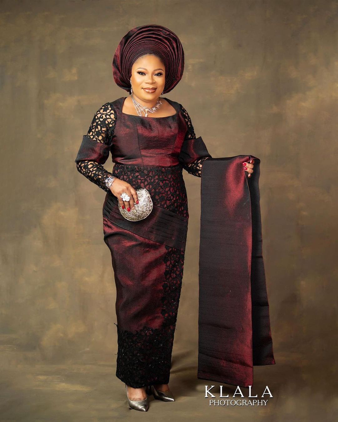 Fabmazing Asoebi Styles For Ladies Who Love To Look Good