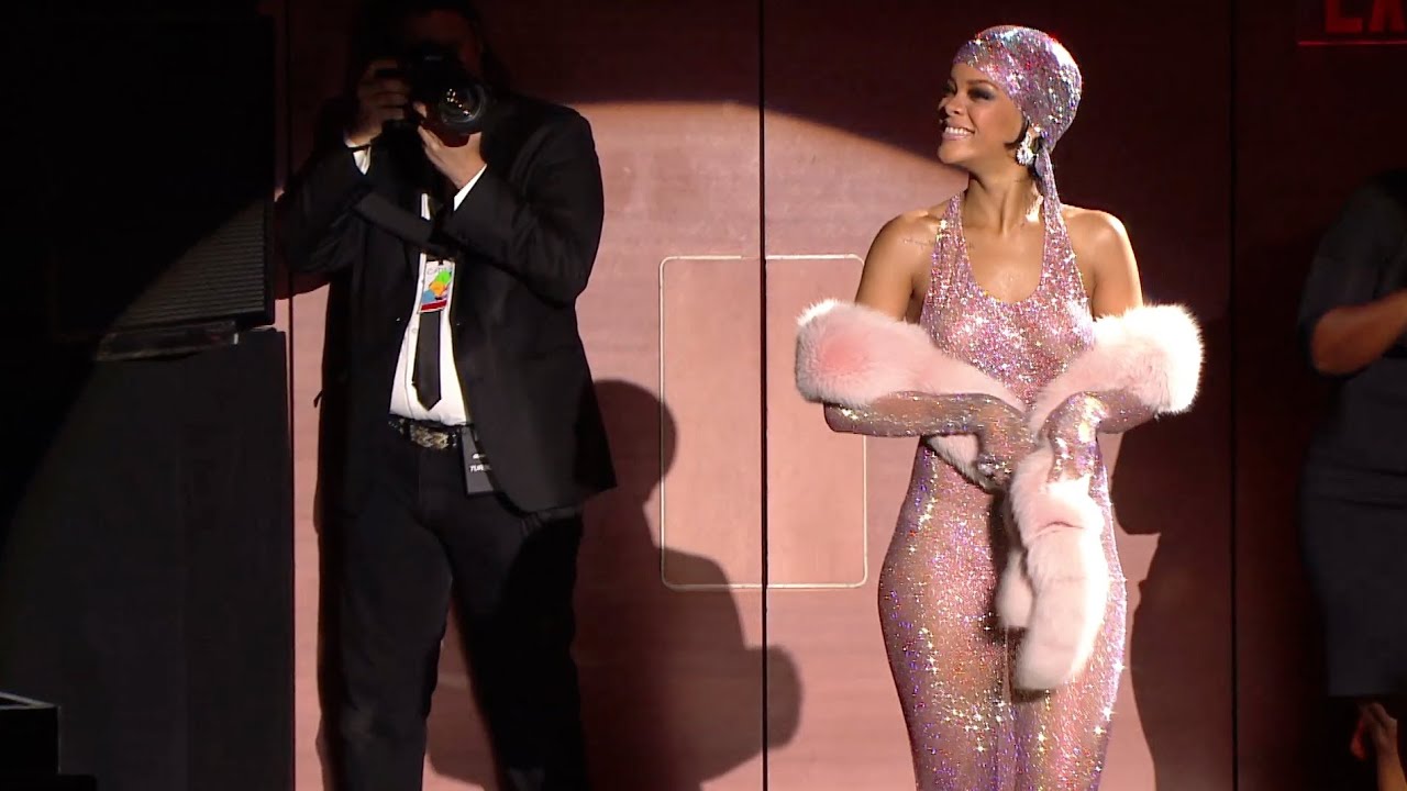 Rihanna Wins Style Icon At The 2014 CFDA Awards, Makes Acceptance Speech